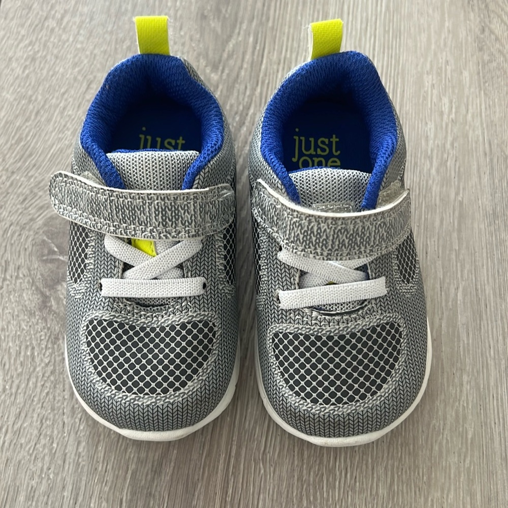 Brand new carters size 4 boys shoe